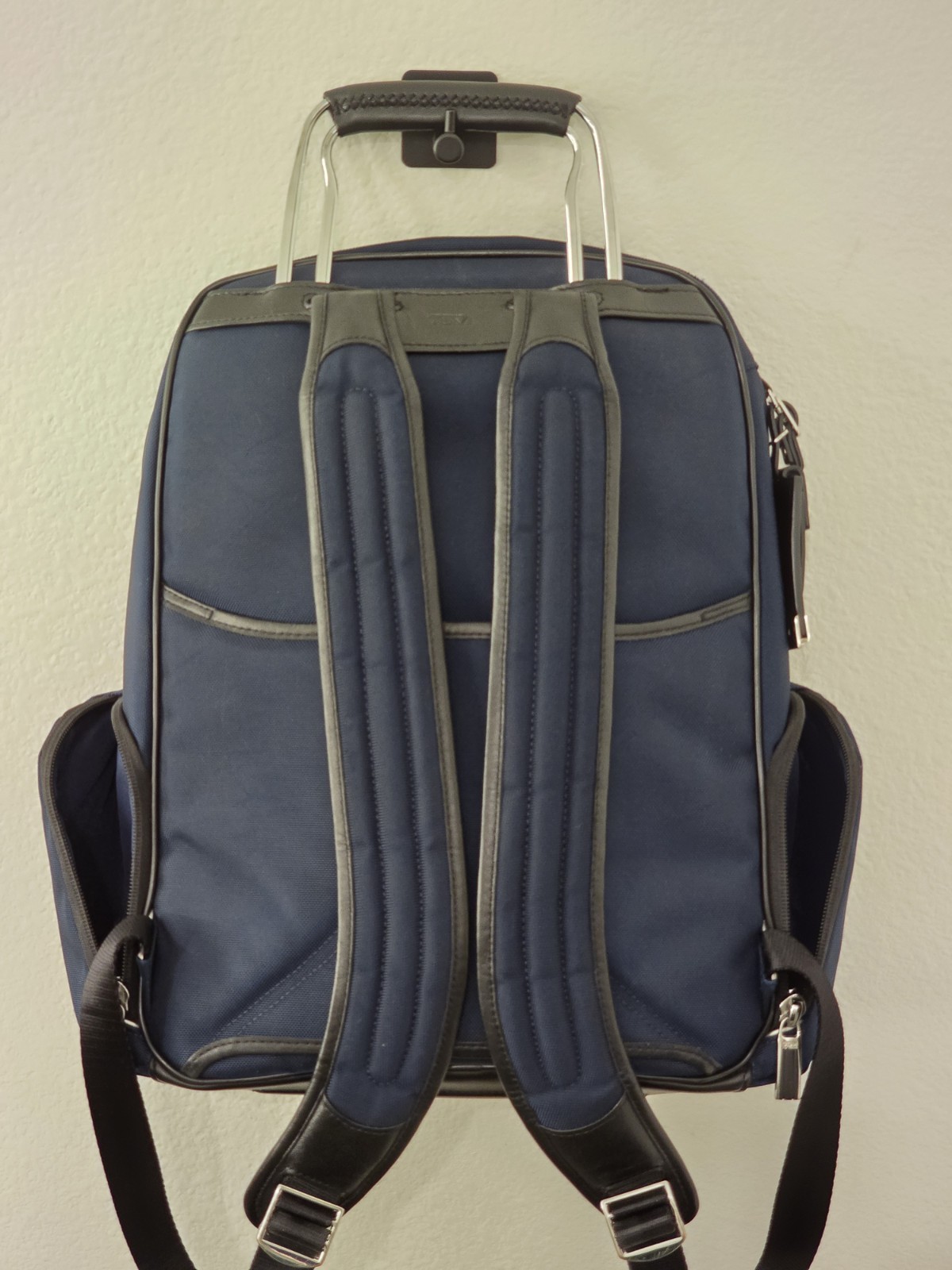 Tumi Arrive Logan Medium Backpack Signature Blue Tumi Arrivé 14.5″x15.5″x5″