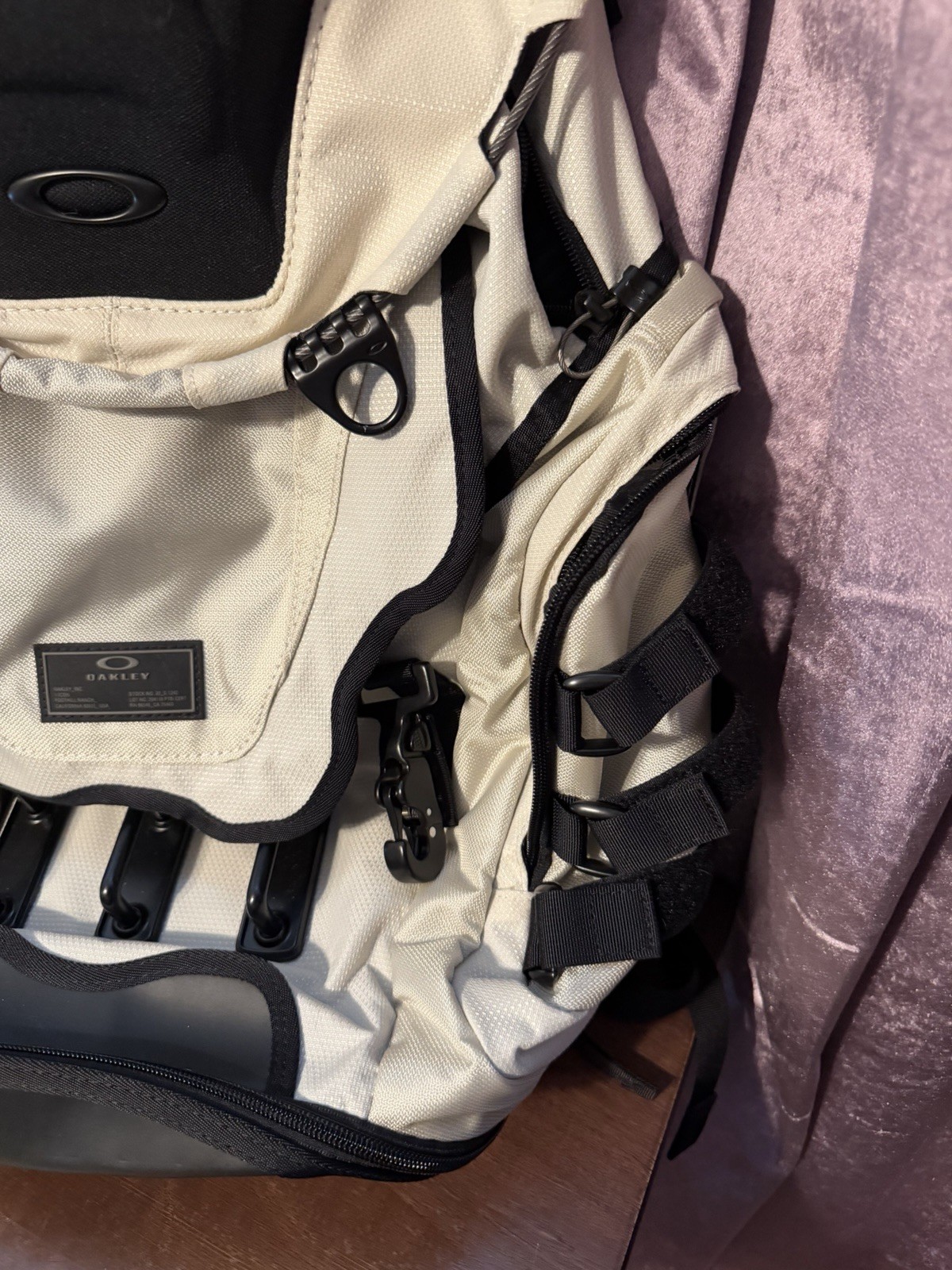 Oakley Kitchen Sink Tactical Field Gear Backpack Mist White Daypack Hiking