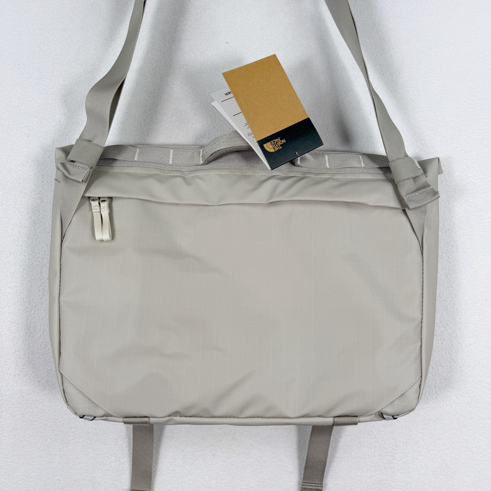 The North Face Base Camp Voyager Messenger Bag Soapstone NEW
