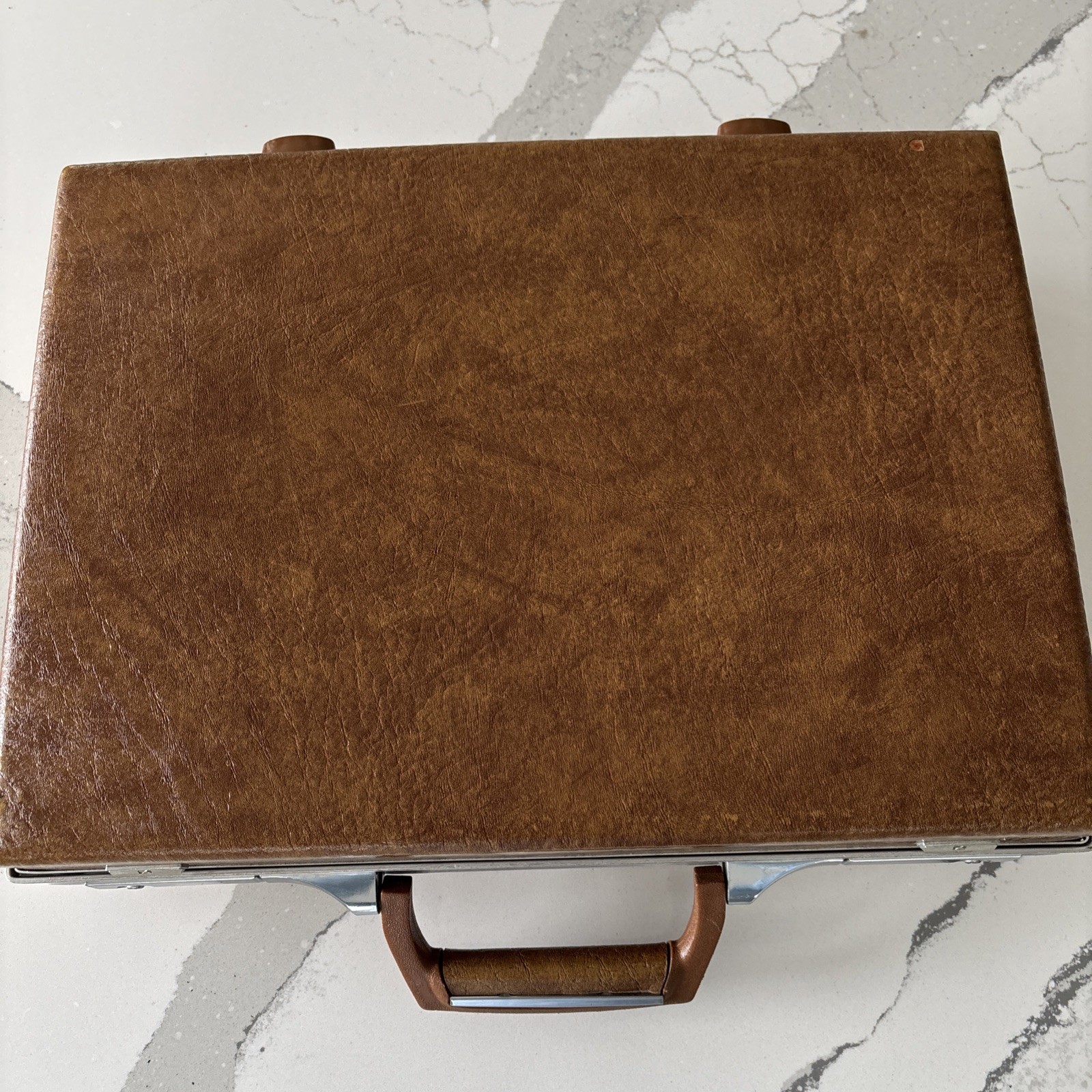 Airway Presto Briefcase Attache Hard Shell Caramel Brown Leather 18×13” with key