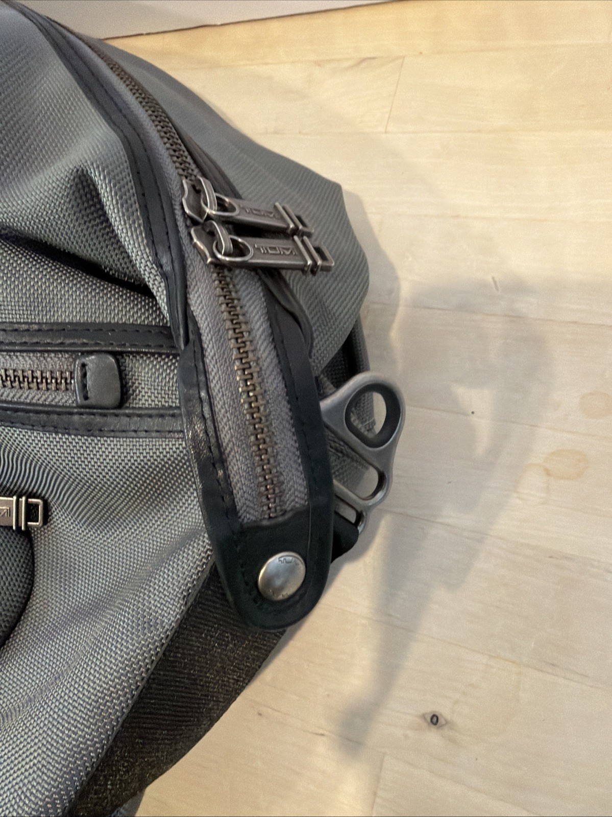 Tumi Alpha Bravo Kessler Large Duffle Bag color Gray Ballistic Nylon – No Strap