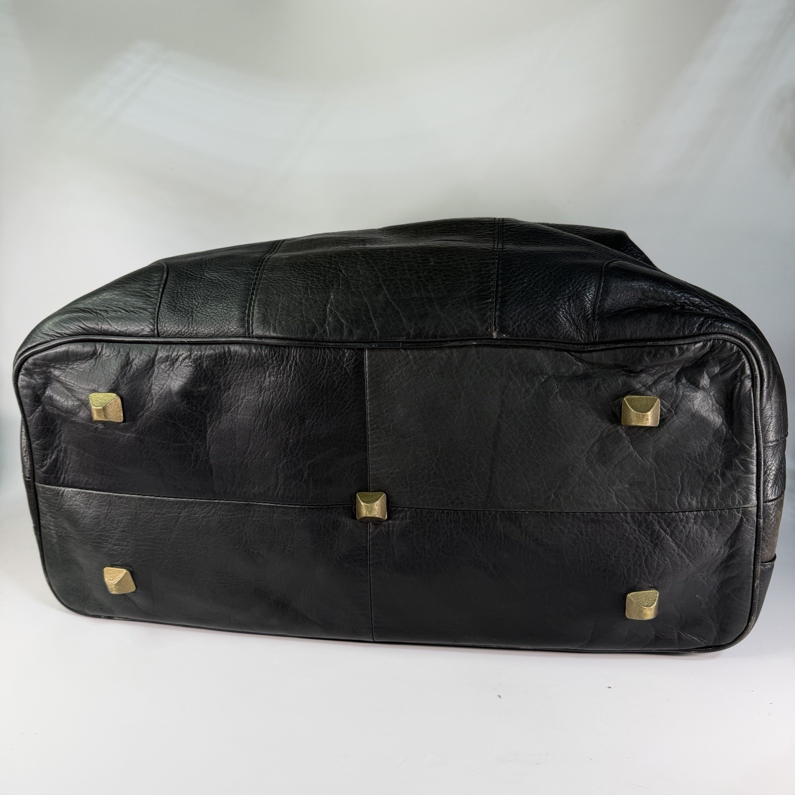 Vintage Orvis Leather Duffle Bag Weekender Crossbody Doctor Travel Carry On RARE