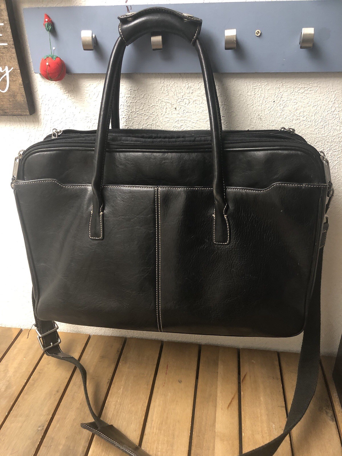 Cole Haan Crossbody Black Leather Heavy Briefcase Laptop Bag 6 Compartments EUC