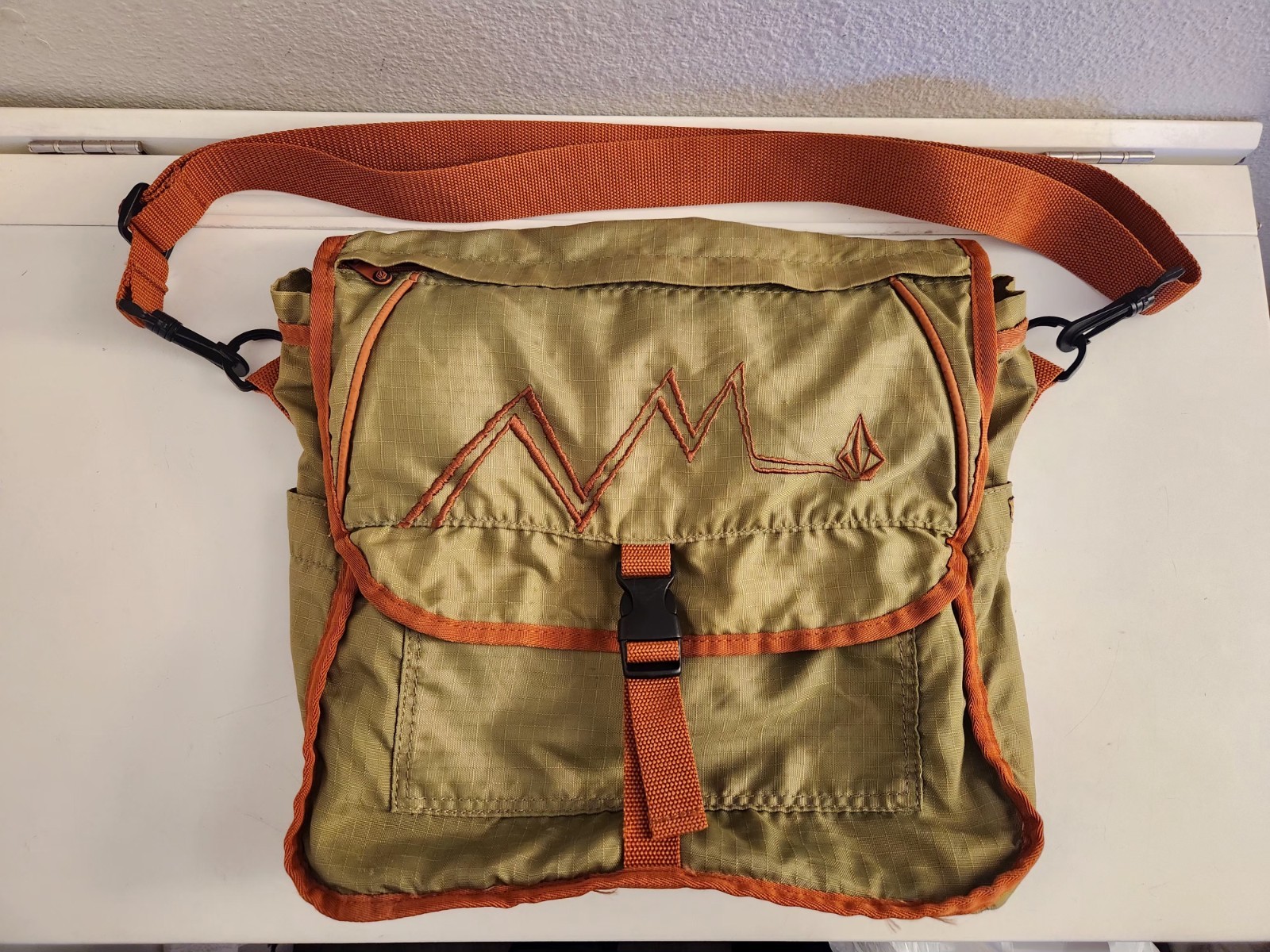Vintage Y2K Volcom Reversible 2-in-1 Messenger Bag