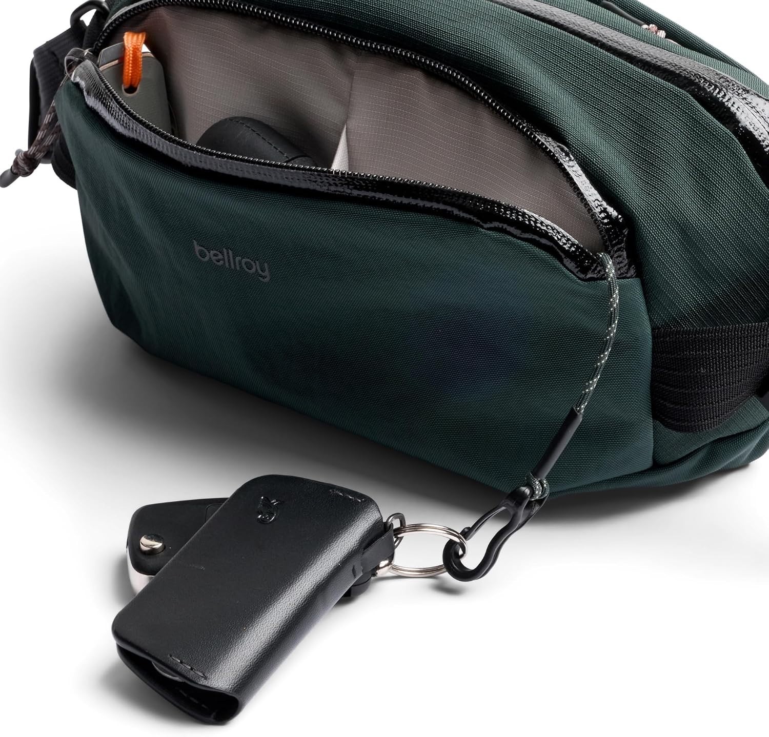 Bellroy Venture Ready Sling 2.5L -Deep ocean , Seatbelt Strap