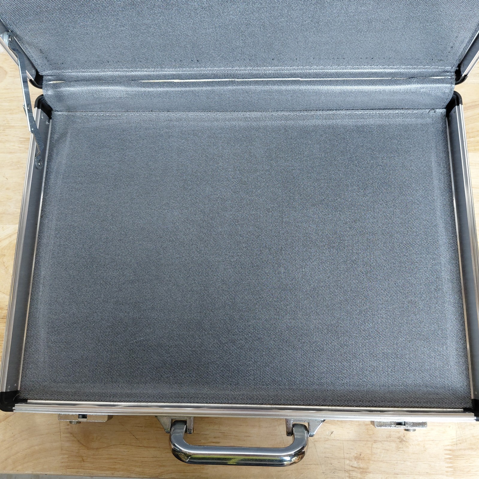 Vintage Metoni Slim Briefcase Document Case 1980’s Patent West Germany & U.S.A