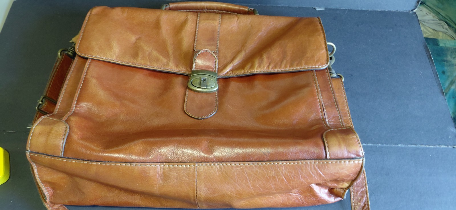 distressed heritage classic vintage executive tan leather briefcase mesenger Bag