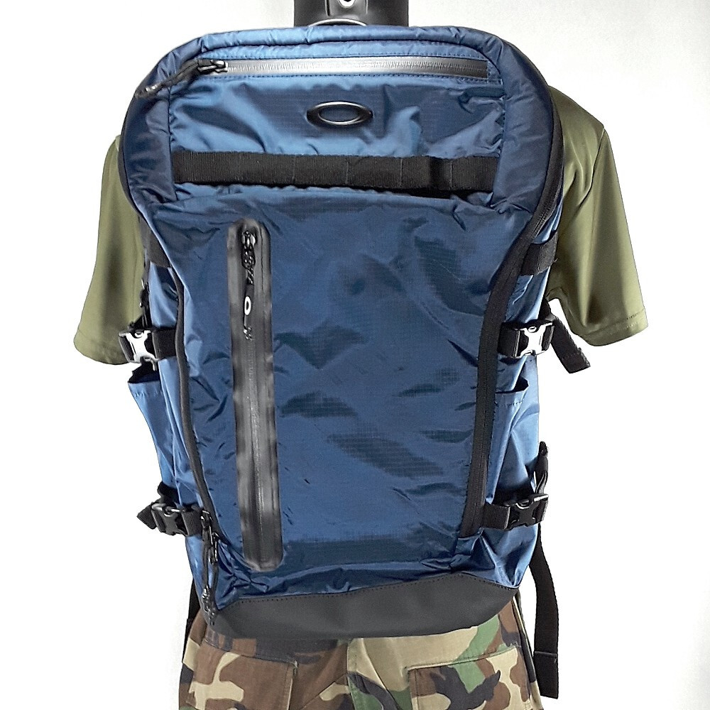 Oakley SI Outdoor Day Backpack – Universal Blue (Navy Blue) Ripstop