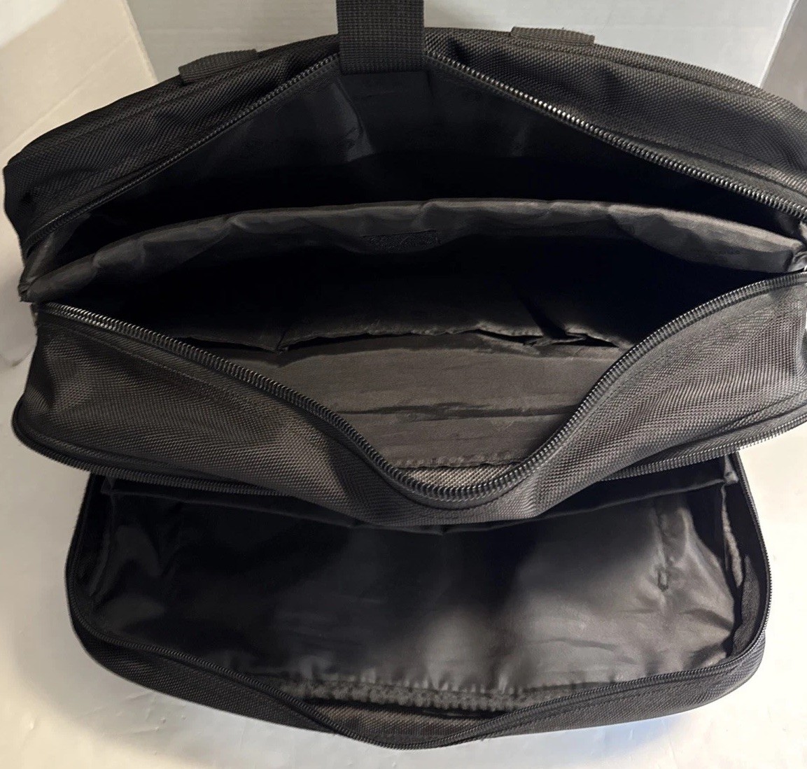 SwissGear Laptop Computer Briefcase Travel Bag Unisex 18″ x 14″ Black