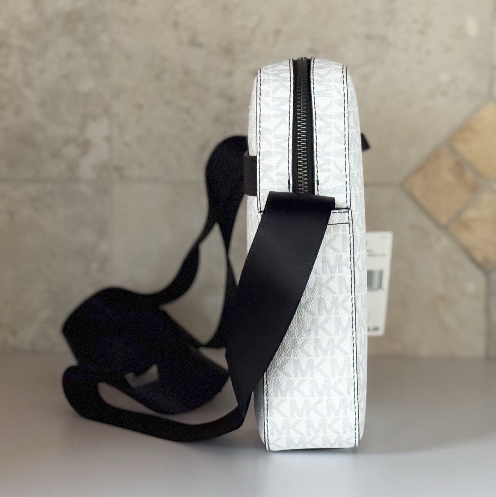 MICHAEL KORS COOPER MEDIUM SHOULDER CROSSBODY FLIGHT BAG MK BRIGHT WHITE/BLACK