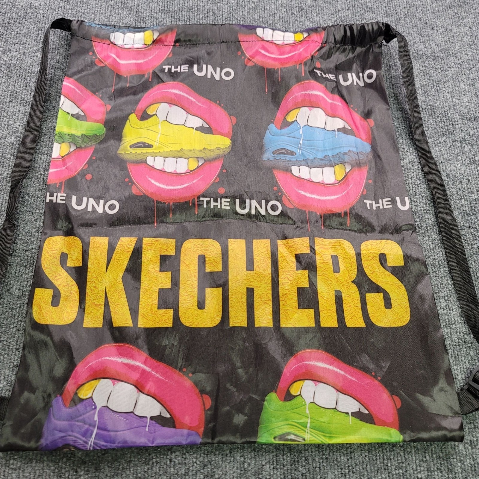 Skechers UNO Drawstring Backpack Black Lips Graphic Nylon Bag 20×17