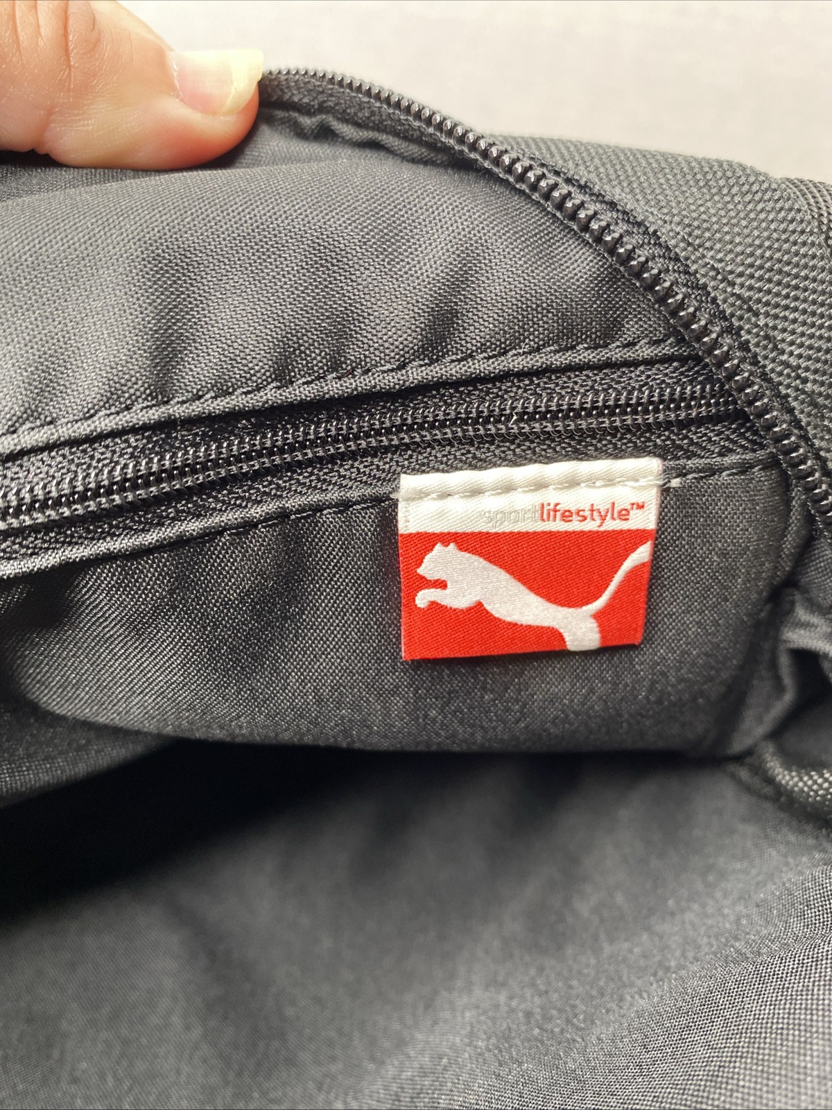 PUMA Official Ferrari Men’s Crossbody Bag Brand – Pre-Owned Black Red White