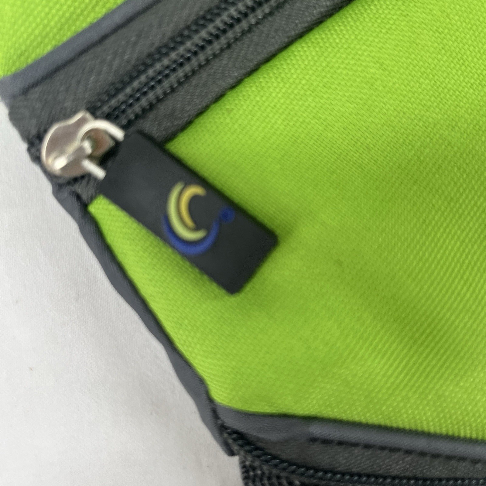 LIME GREEN INSULATED SLING PACK BAG SMALL 10X13X3 Hiking Gear Park Picnic
