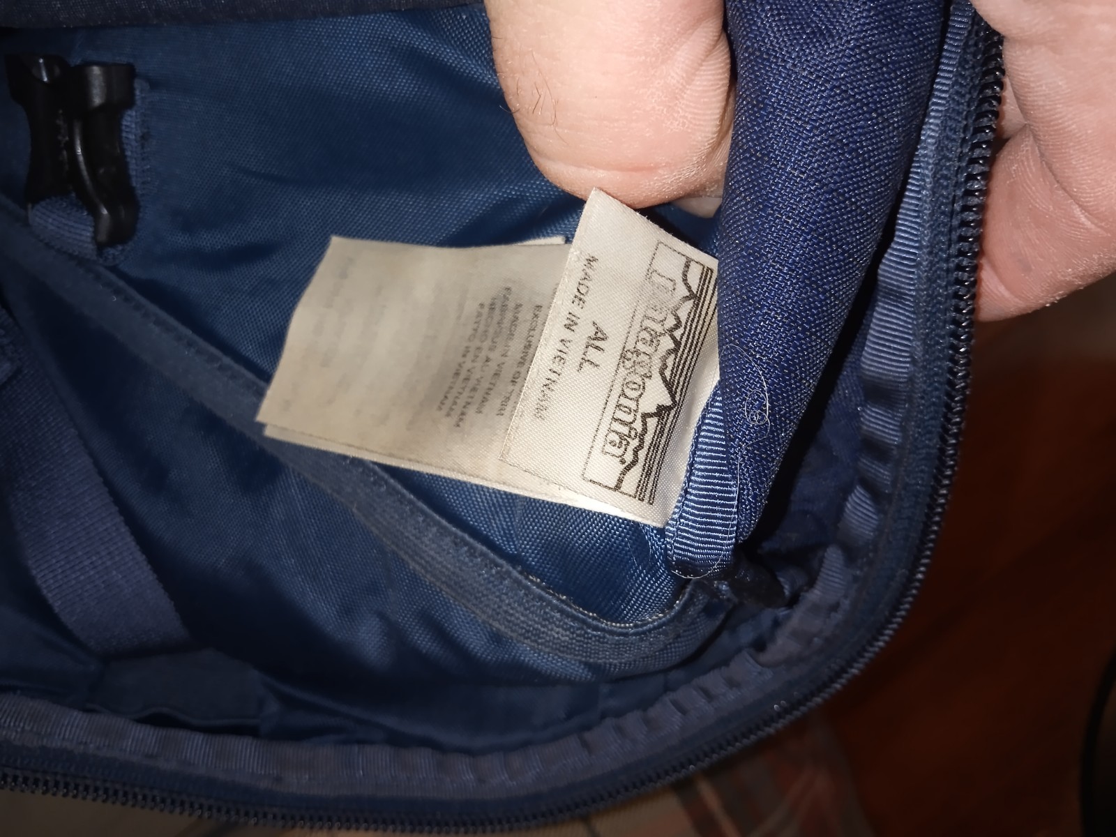 Patagonia Black Hole 25L Backpack Blue, Bubbling On Coating! See Photos!
