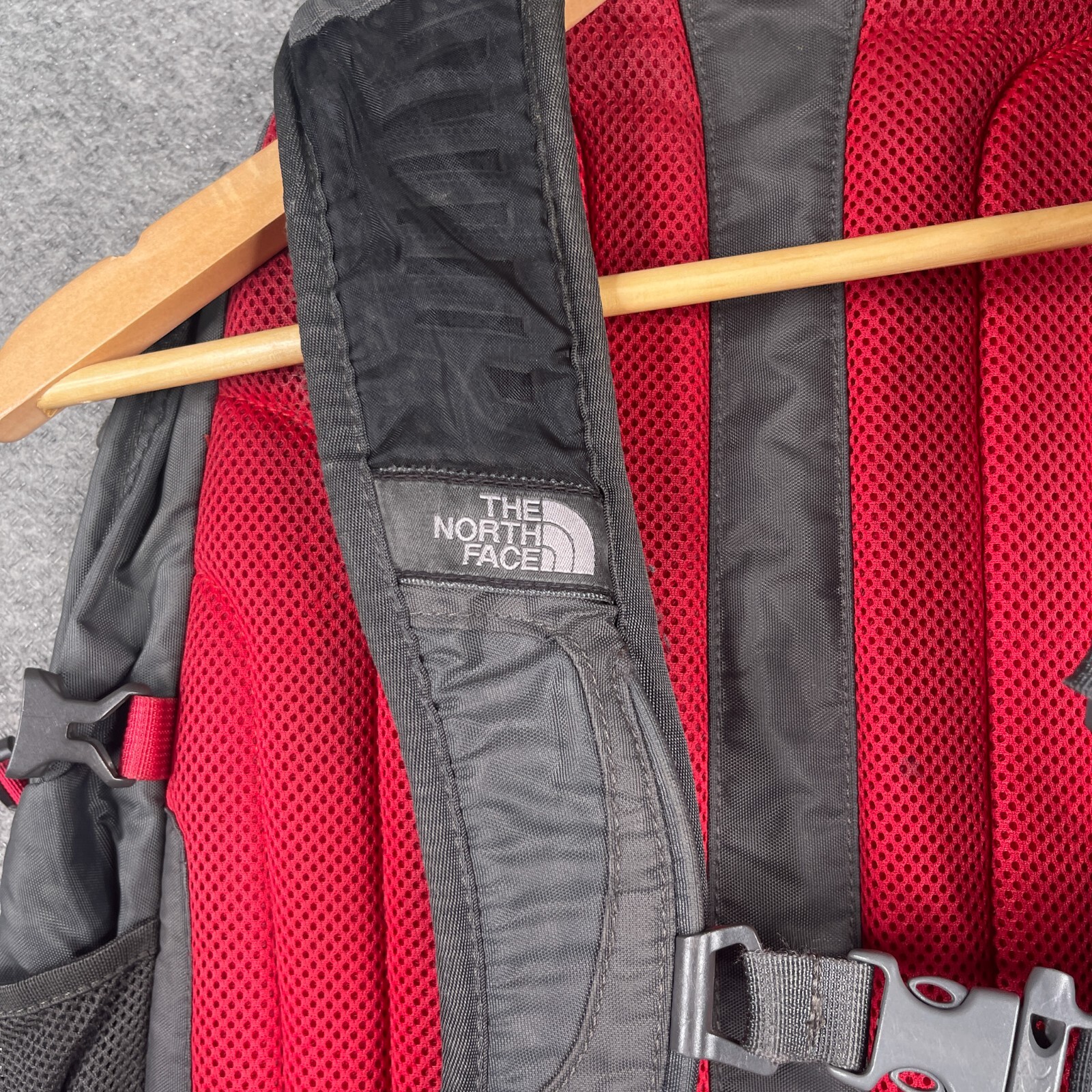 The North Face Recon Backpack Padded Hiking Travel School Laptop Grey