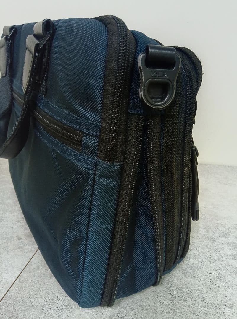 Tumi Alpha Bravo Slim Commuter Briefcase Navy H28 W37 D13-18cm No Shoulder
