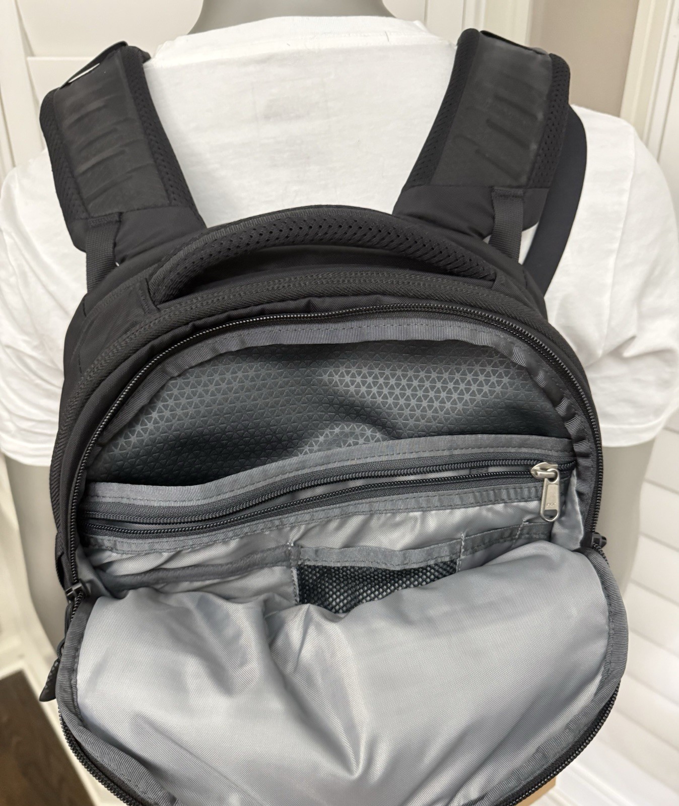 THE NORTH FACE Unisex Borealis Commuter Laptop Backpack Black 28 Liter $115