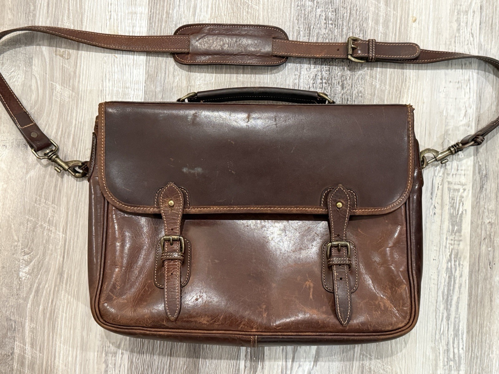 Vintage Levenger Tusting Leather Messenger Briefcase Bag Made In England