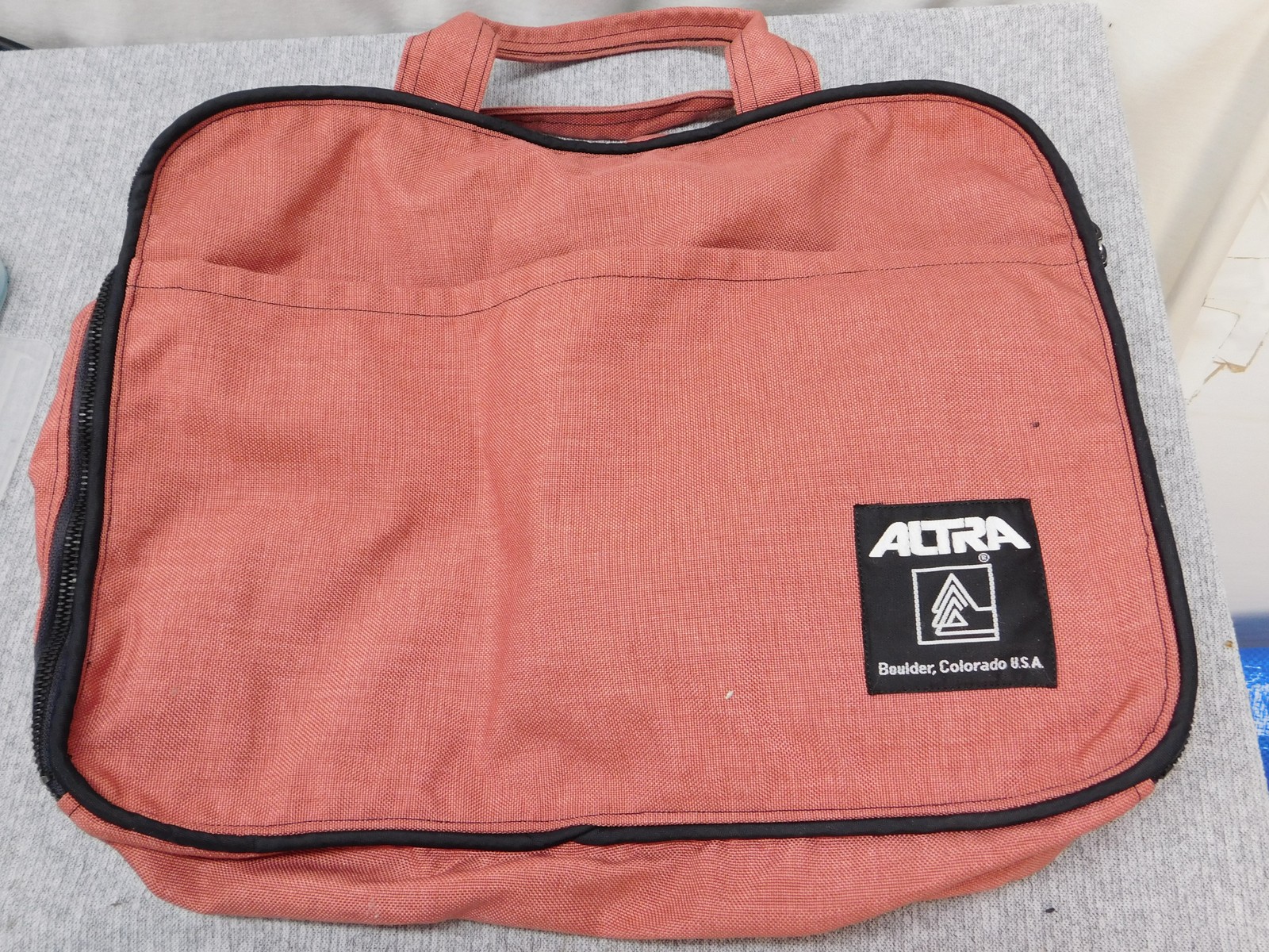 Vintage Altra Duffel Bag Suitcase Carry On Travel Tote Boulder Colorado USA 80s