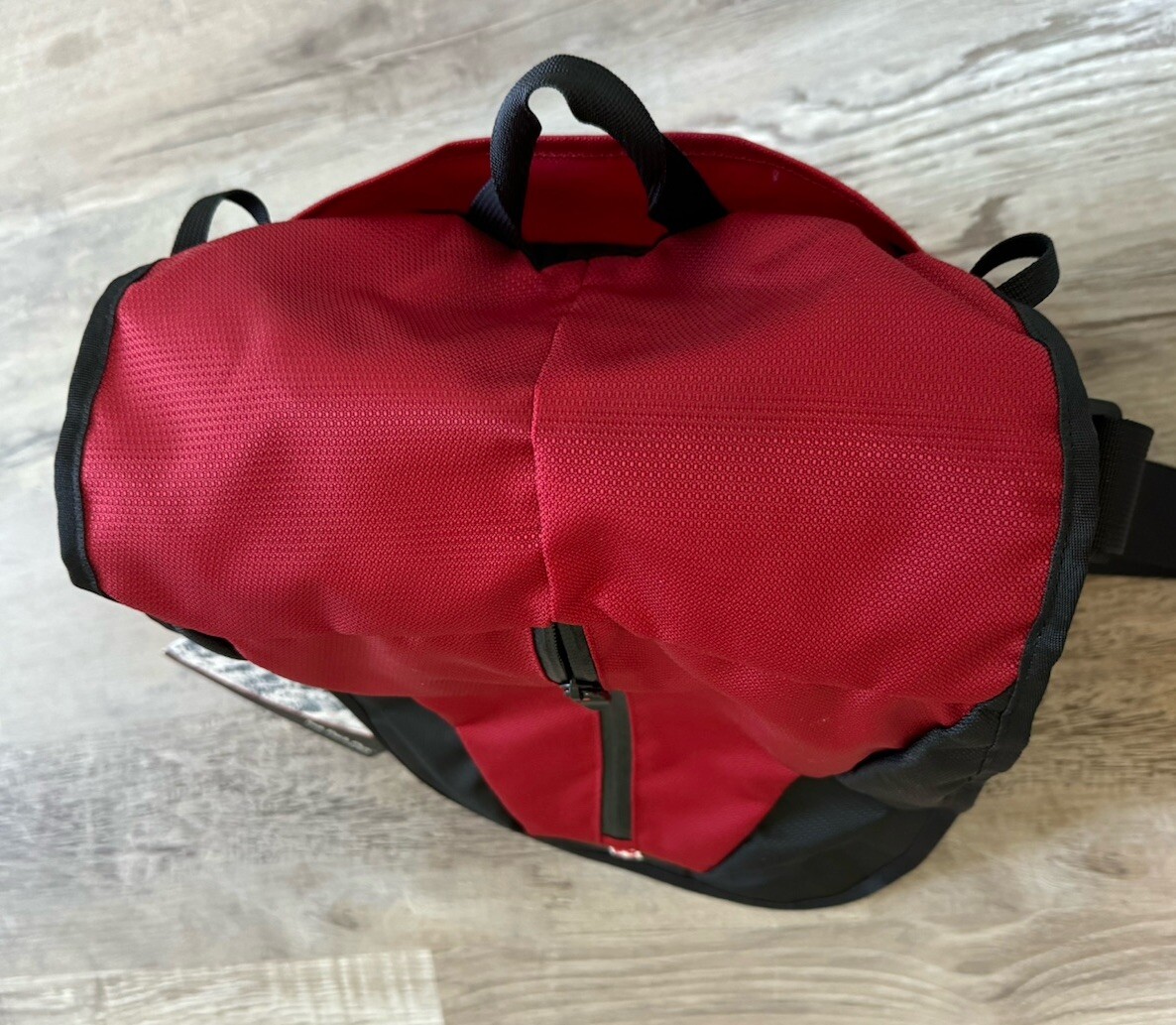 NWT Victorinox Shoulder Tote Docking Bag Attaches To Trek Pack Plus 39624 Emotio