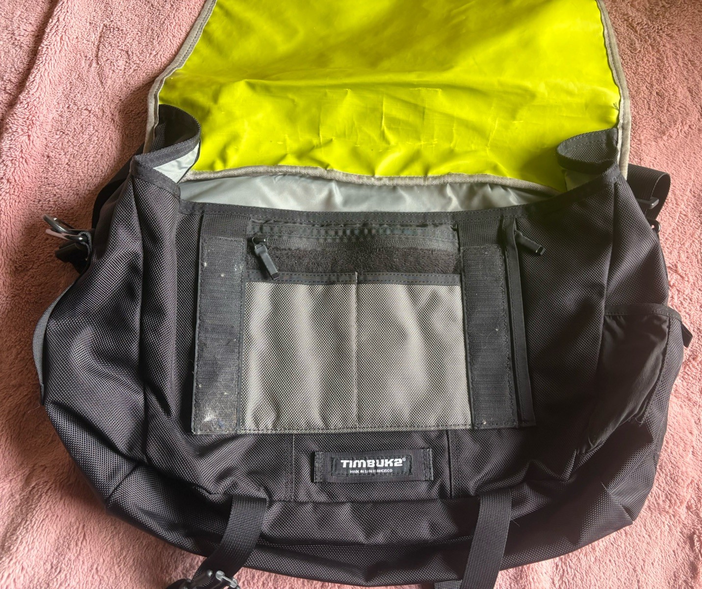 Vintage Timbuk2 Black Gray Rare Design Large Messenger Carry Bag-See Description