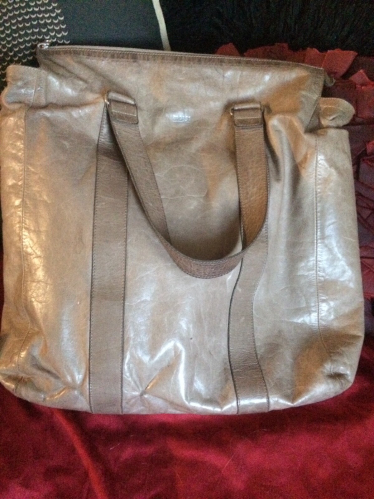 mo851 Light Grey Leather Computer Bag/Tote. Retail 598$ great condition ❤️