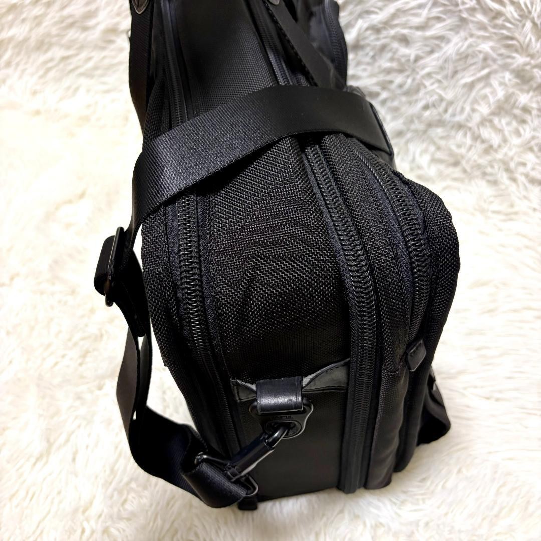 TUMI Large Expandable 26160DH 2 layer 2way