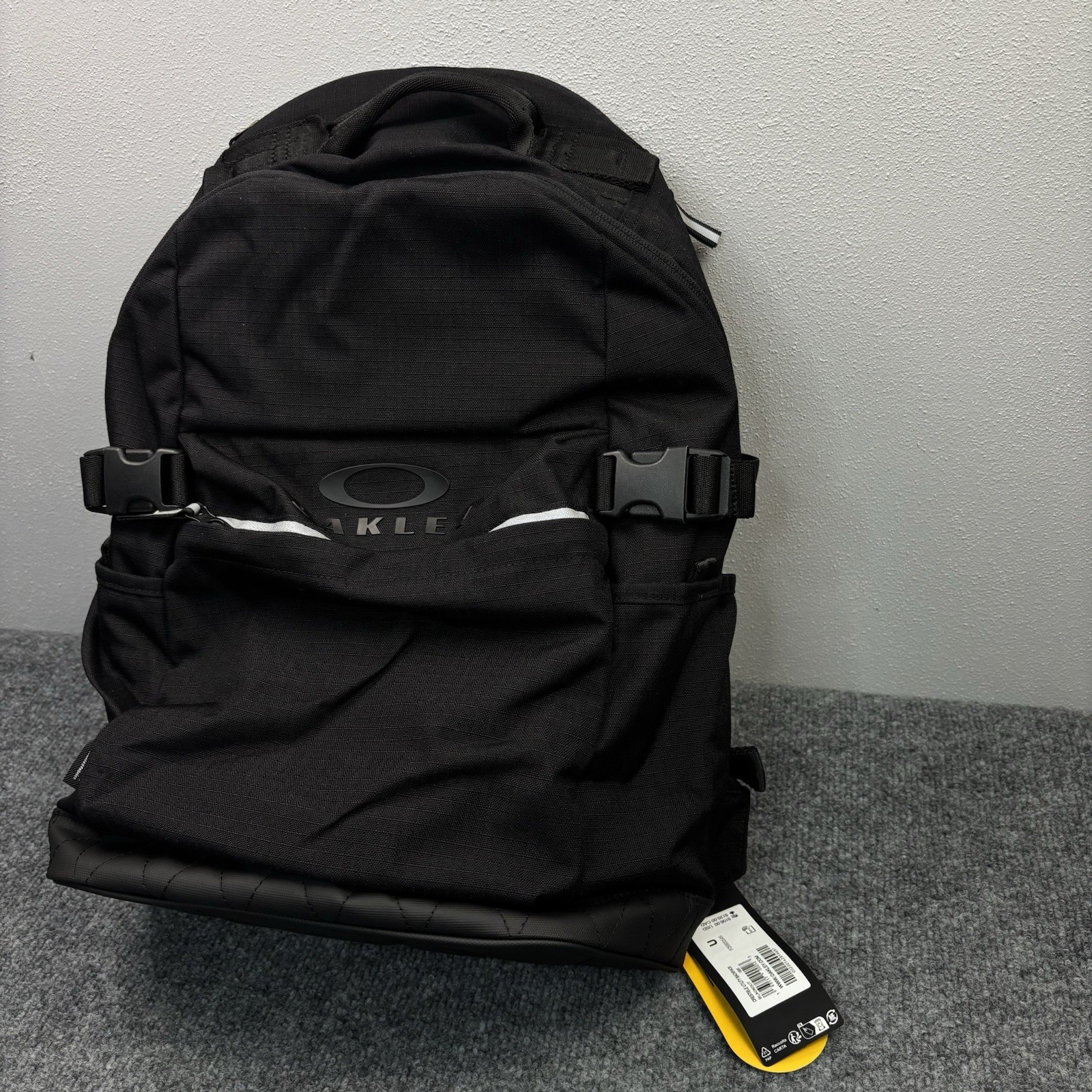 Oakley Crestible 23L Utility Backpack Black Laptop Travel School Work Office NWT