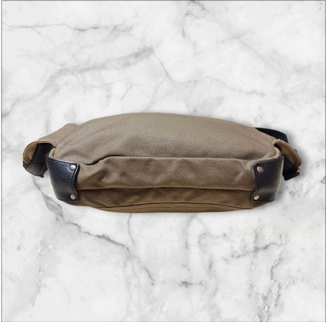 Authentic BURBERRY BLACK LABEL Khaki Canvas Leather Body Bag Waist Bag 30cm Trav