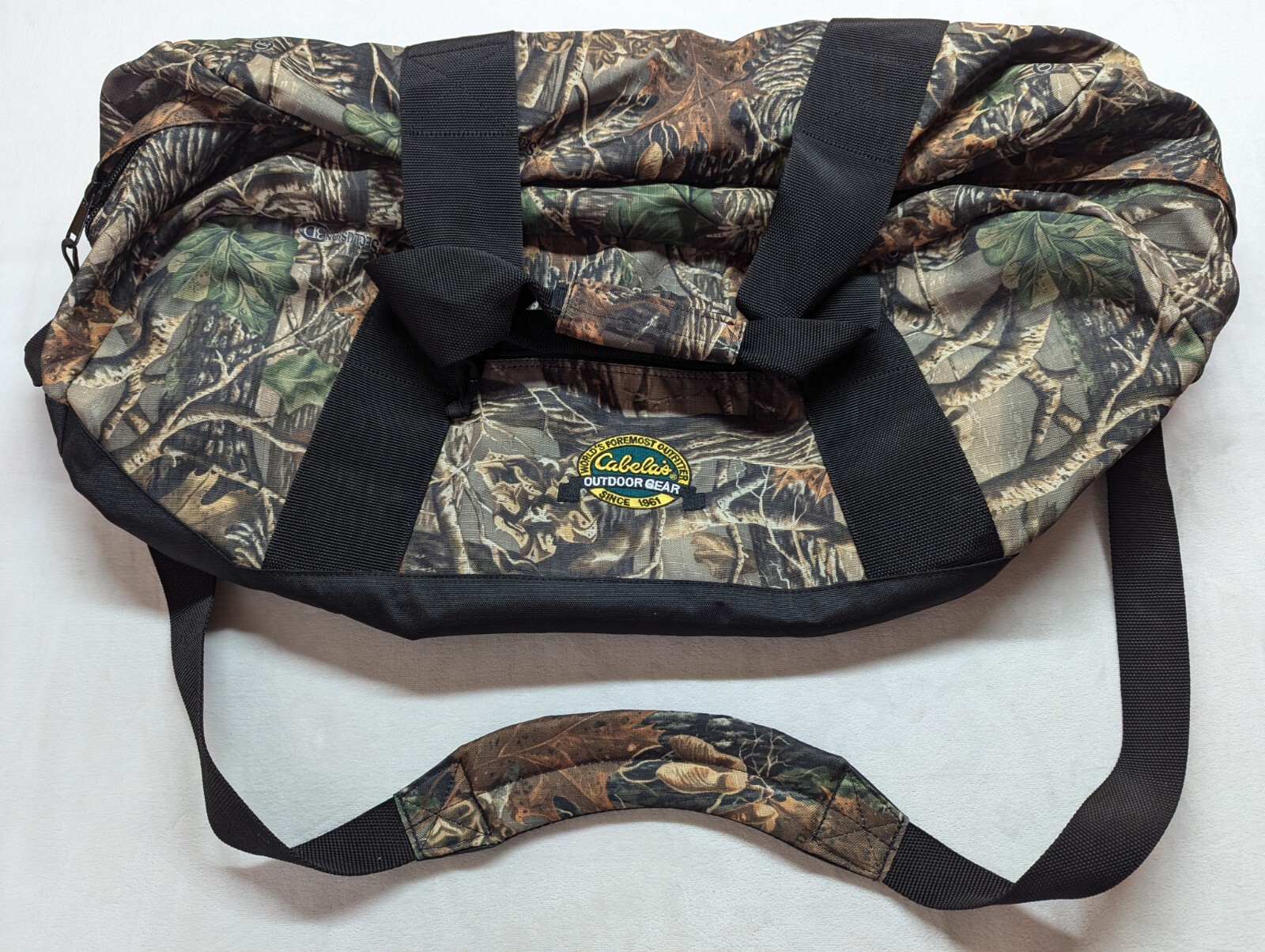 Cabela’s Seclusion 3D Camouflage Duffel Bag Carry On Weekender Outdoors VTG