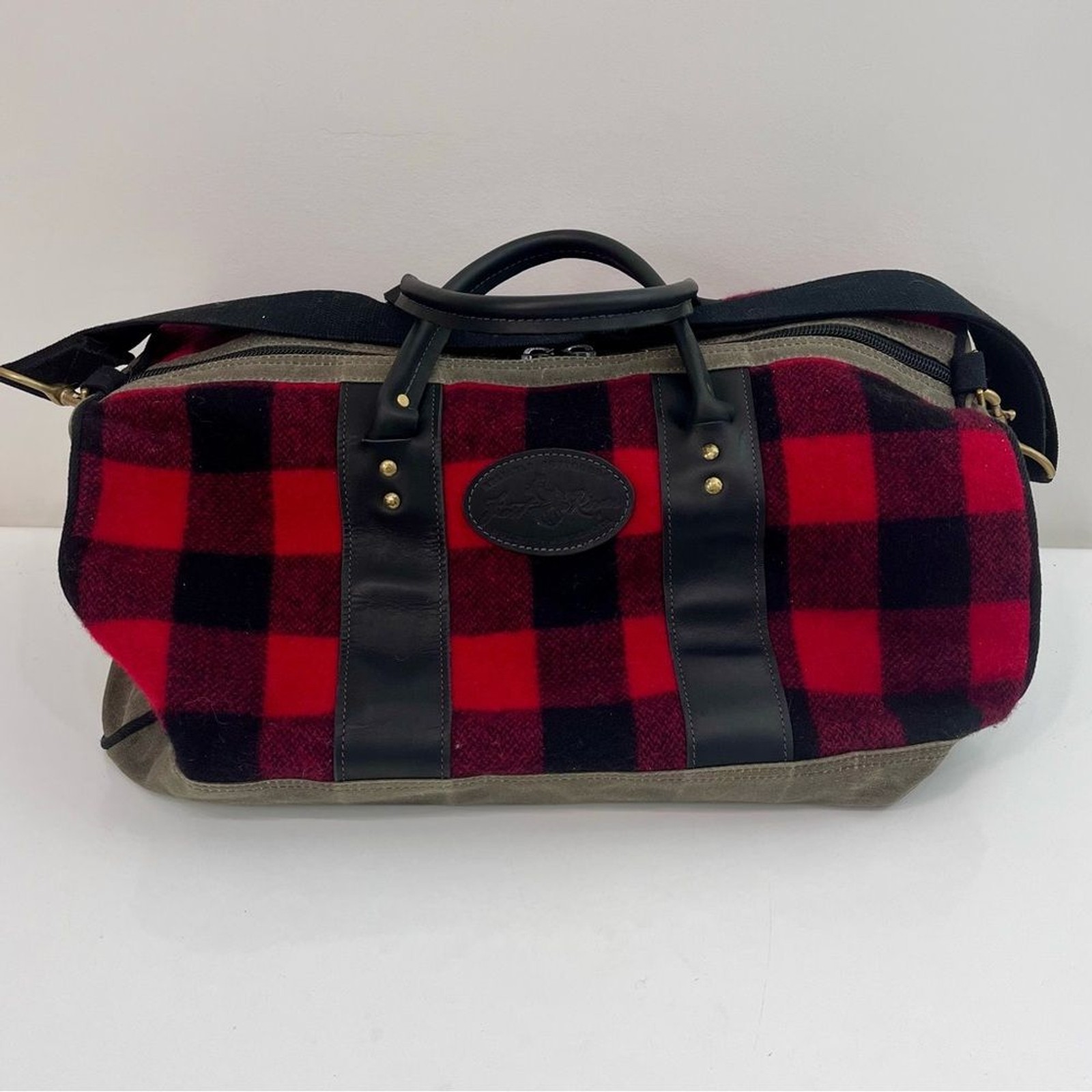 FROST RIVER IMOUT DUFFLE BAG CARRY ON – RED PLAID 39 L