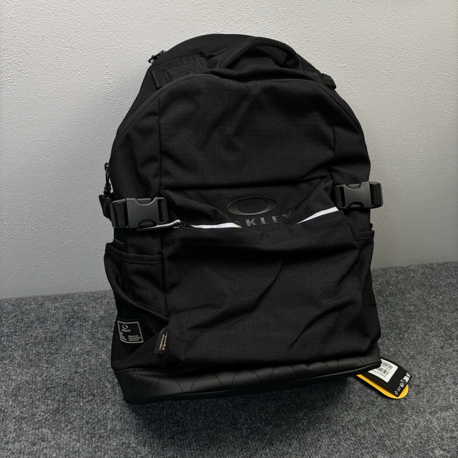Oakley Crestible 23L Utility Backpack Black Laptop Travel School Work Office NWT