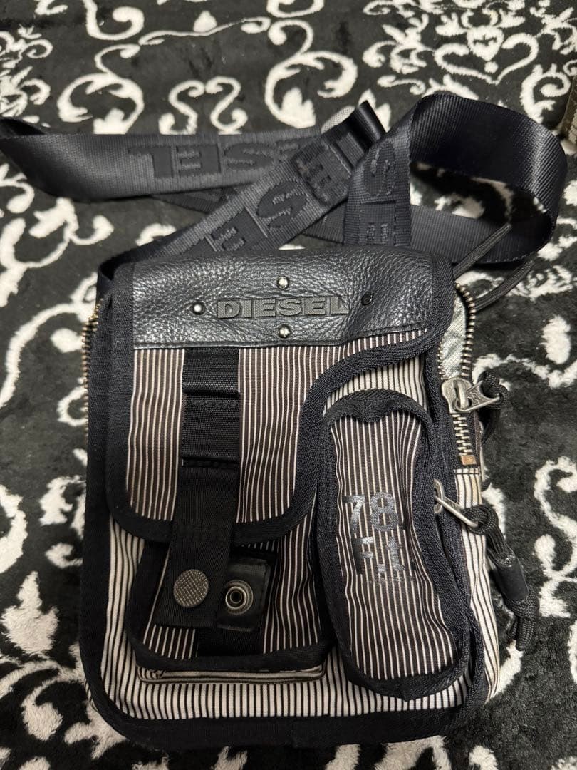 Diesel Men Striped Shoulder Bag Double zipper closure 22x6x18cm Luxury Modern