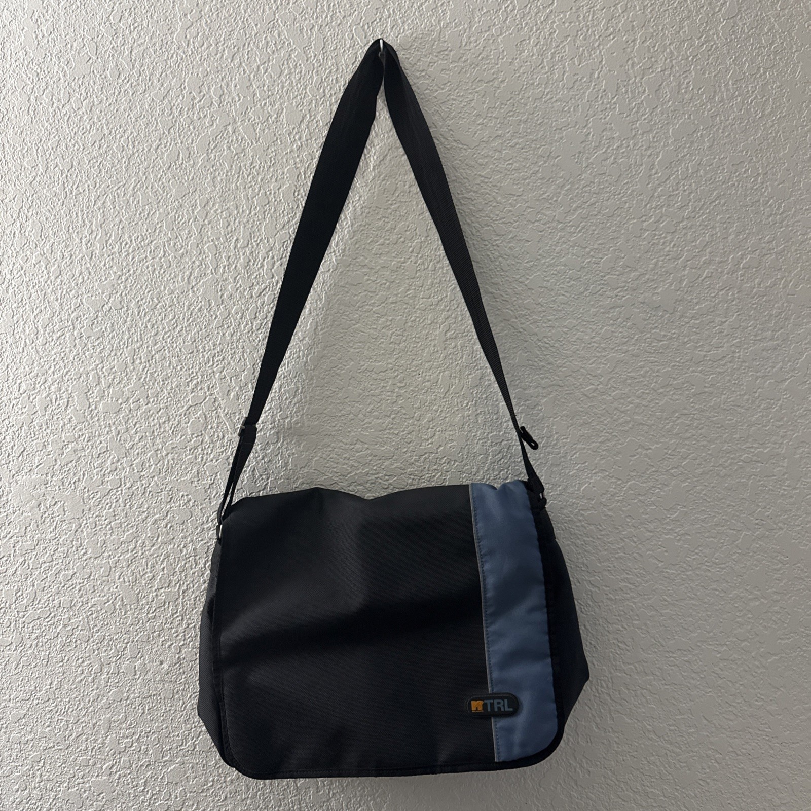 Vintage RARE Y2K MTV TRL Music Television Messenger Bag Soft Laptop Case – Black
