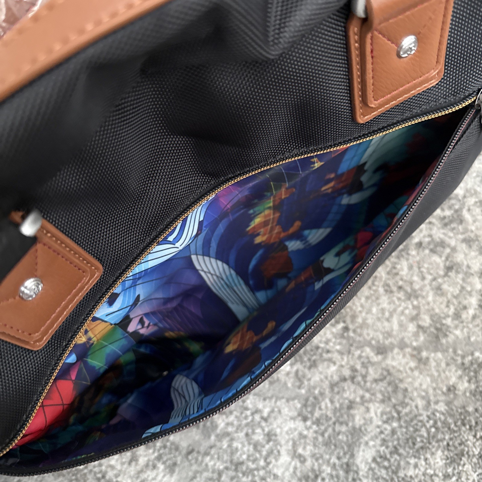 Robert Graham JetSetter Messenger Bag Black NWT 15″ Length x 11″ high x 6″ wide