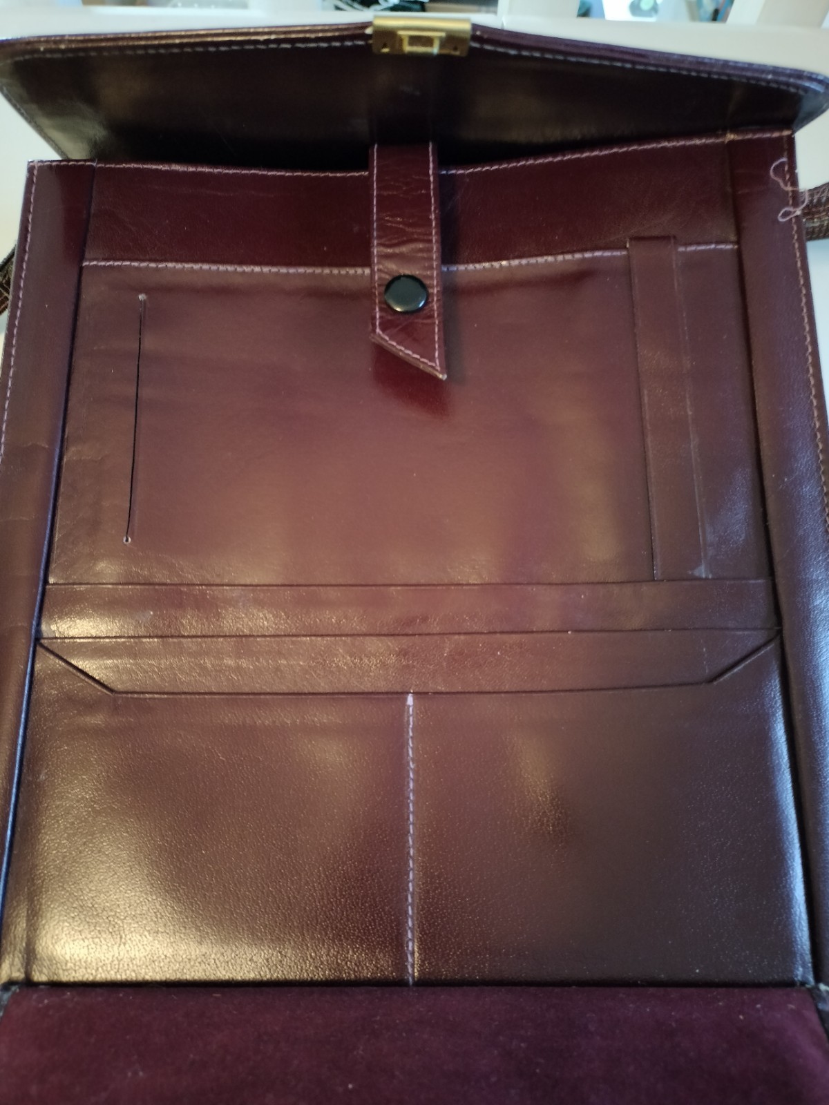 Vintage Sophisticated Burgundy Italian Leather Small Shoulder Briefcase