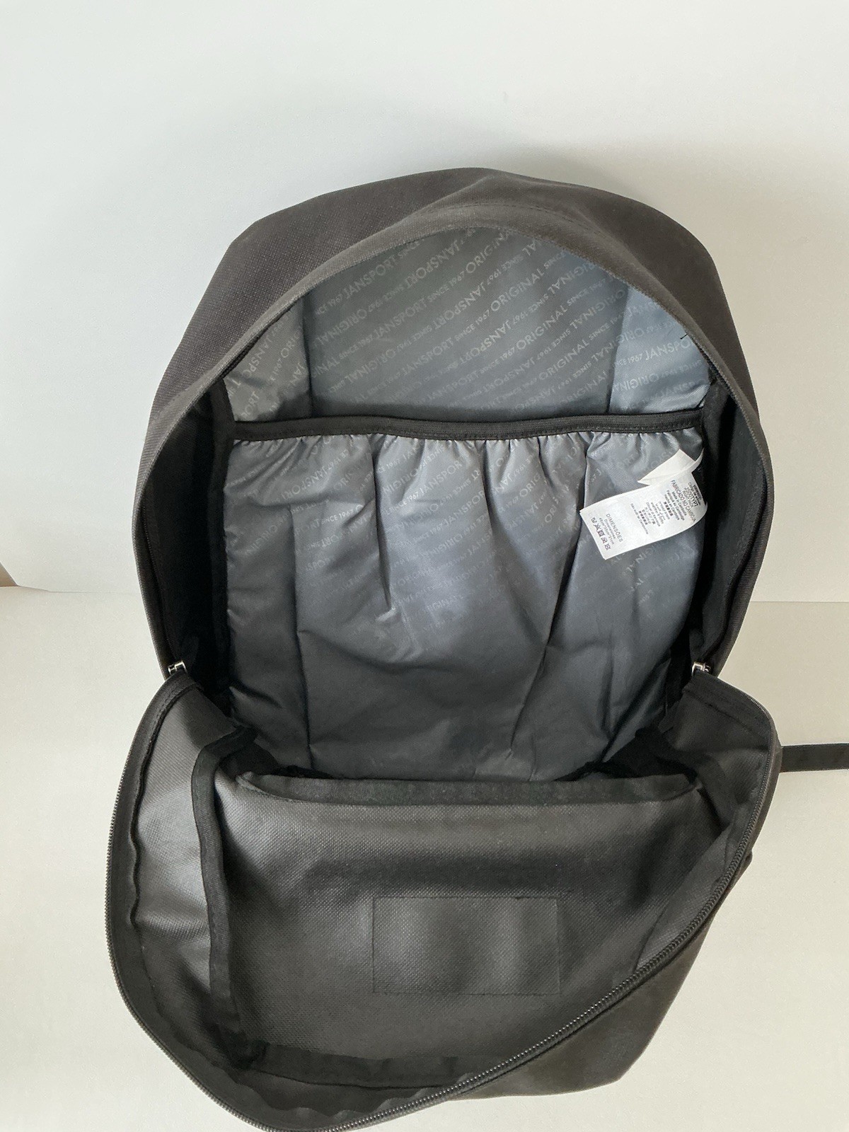 Classic JanSport Right Pack Backpack – Black w/Brown Suede Bottom