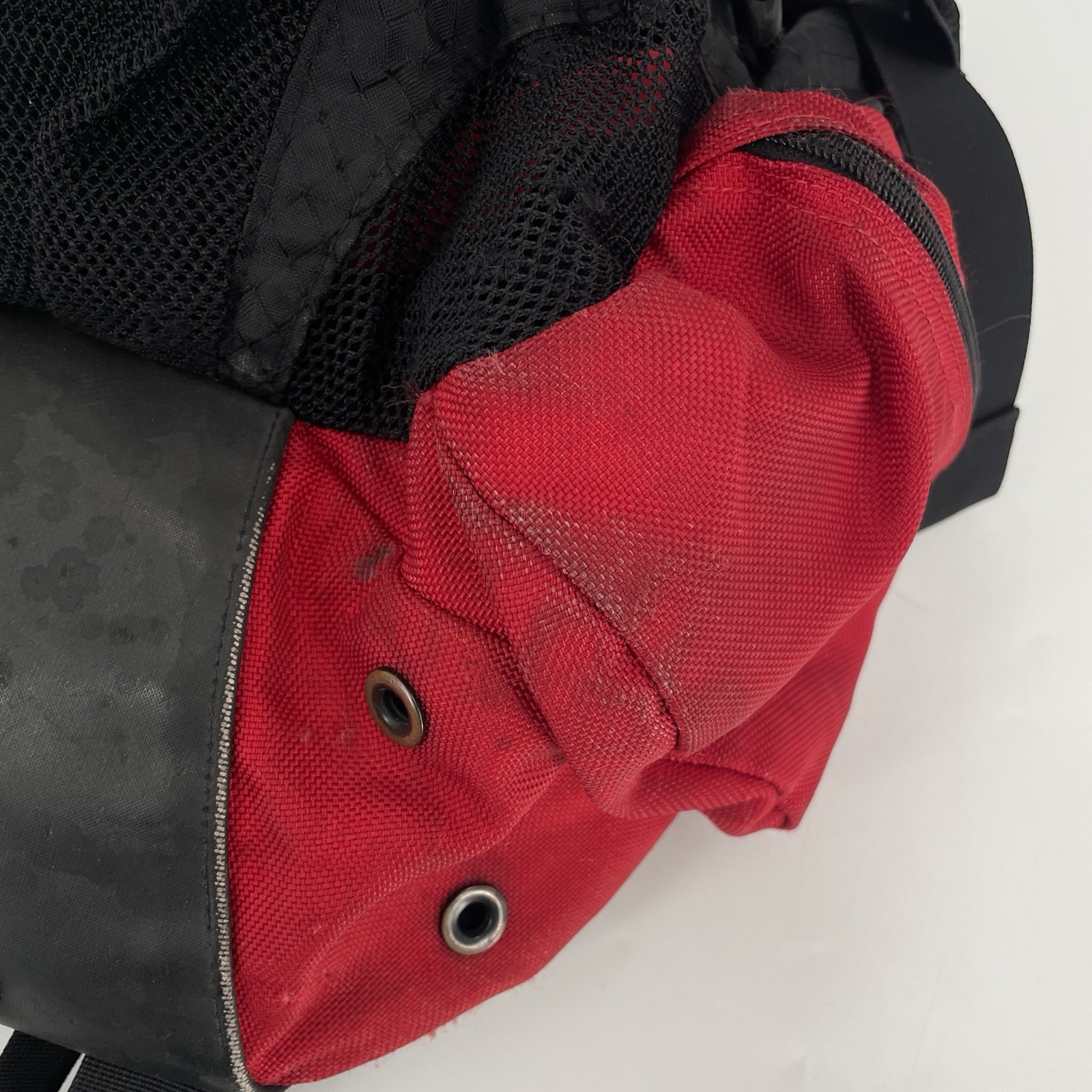 Vintage Oakley Icon Backpack in Red Black – 90s 2000s Y2k Goth Grunge