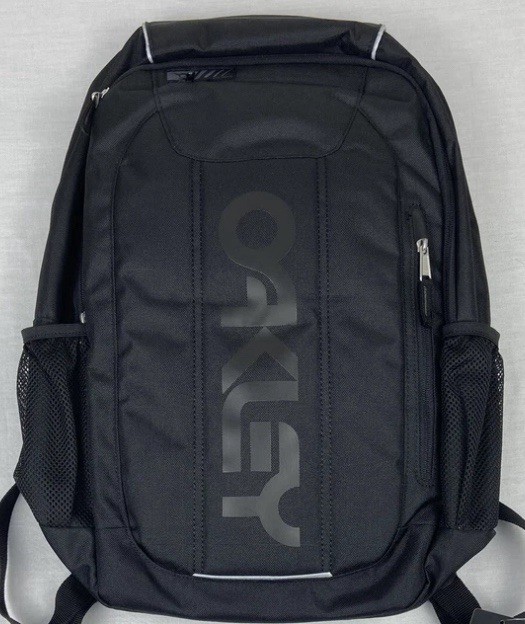 Oakley Enduro 3.0 20L Men’s Backpack – Blackout (921416-02E)