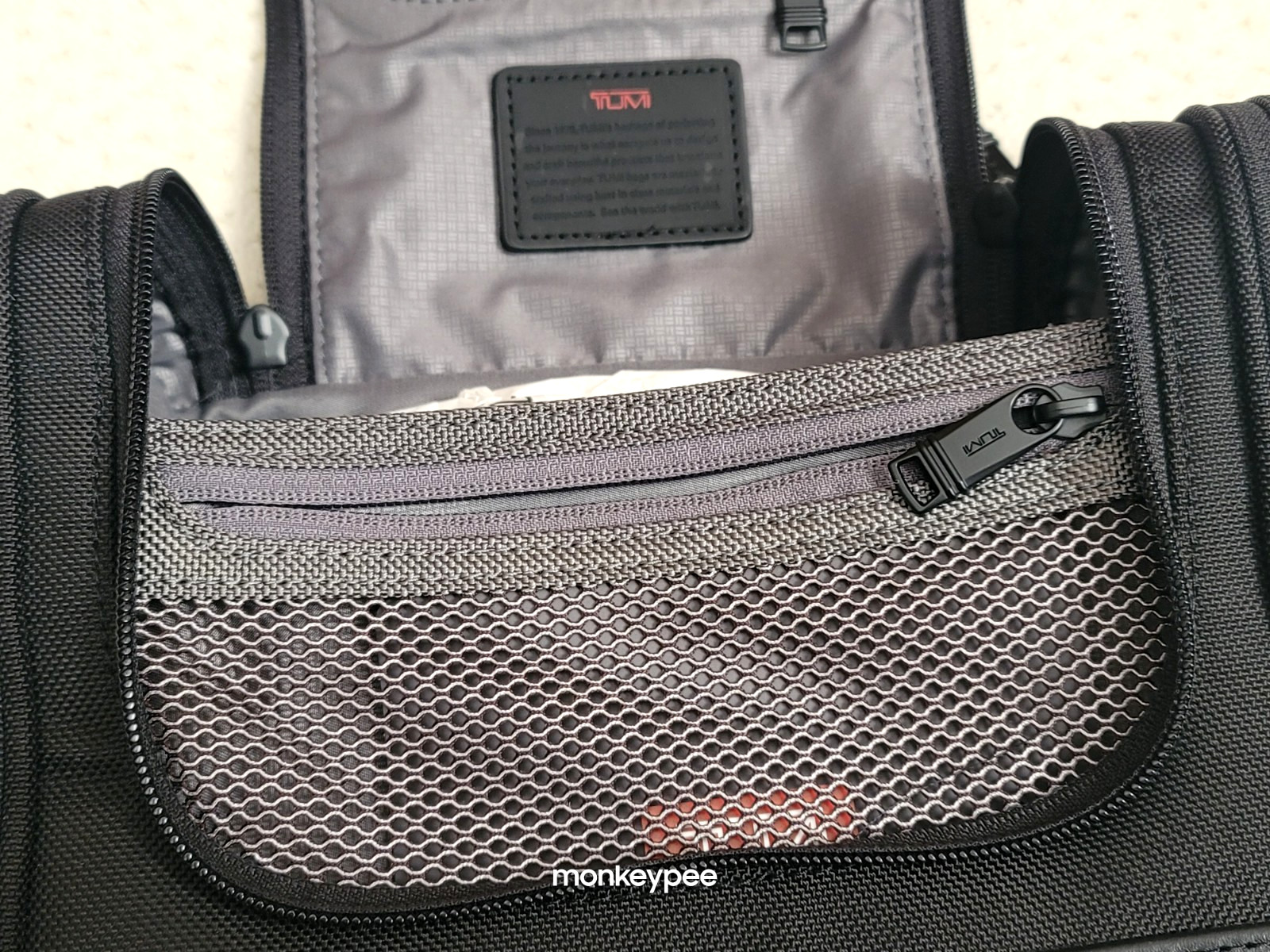 NWT TUMI ALPHA HANGING TRAVEL TOILETRY BAG KIT Black Ballistic Nylon 117254-1041