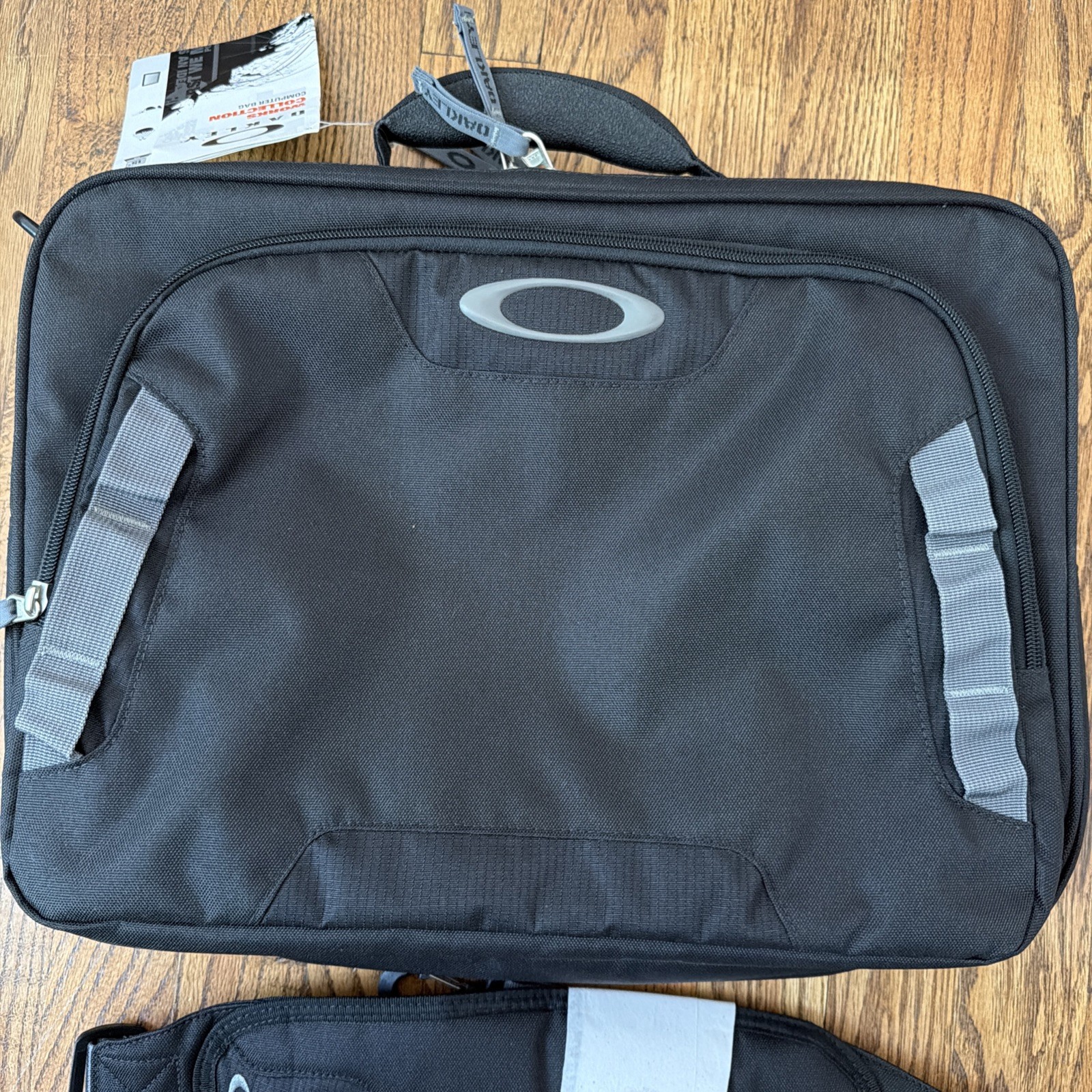 Oakley Messenger Bag Briefcase Shoulder Bag Padded Laptop Multipockets Black GUC