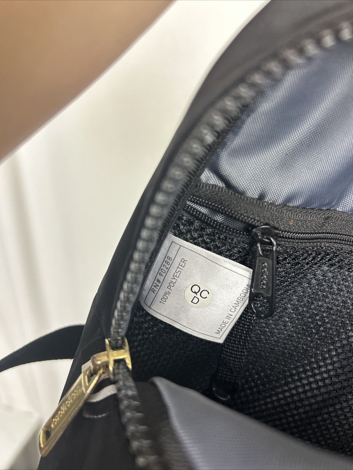 ADIDAS Unisex Linear MINI Backpack Black White 9.5″H x 10″L x 3″W GOLD ZIP