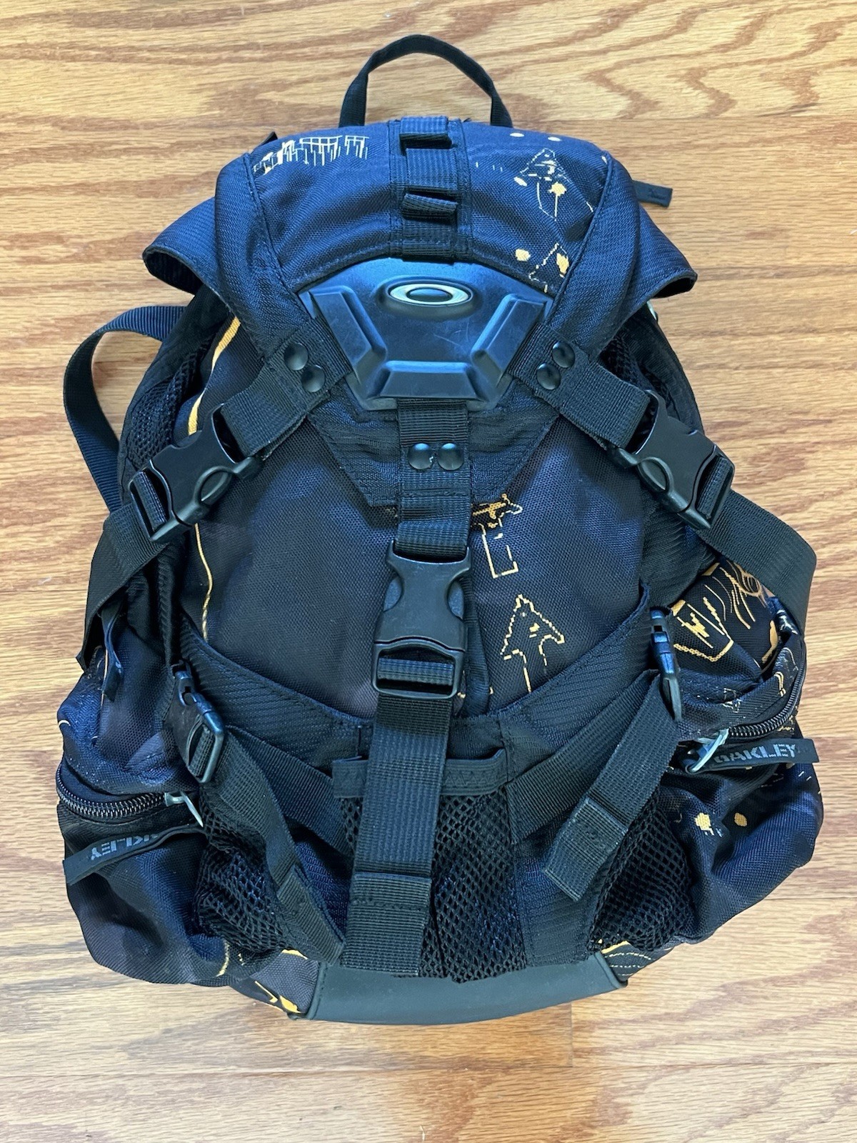 Oakley Icon Small Backpack Black W/Orange Graphic Tactical Military Mechanism AP