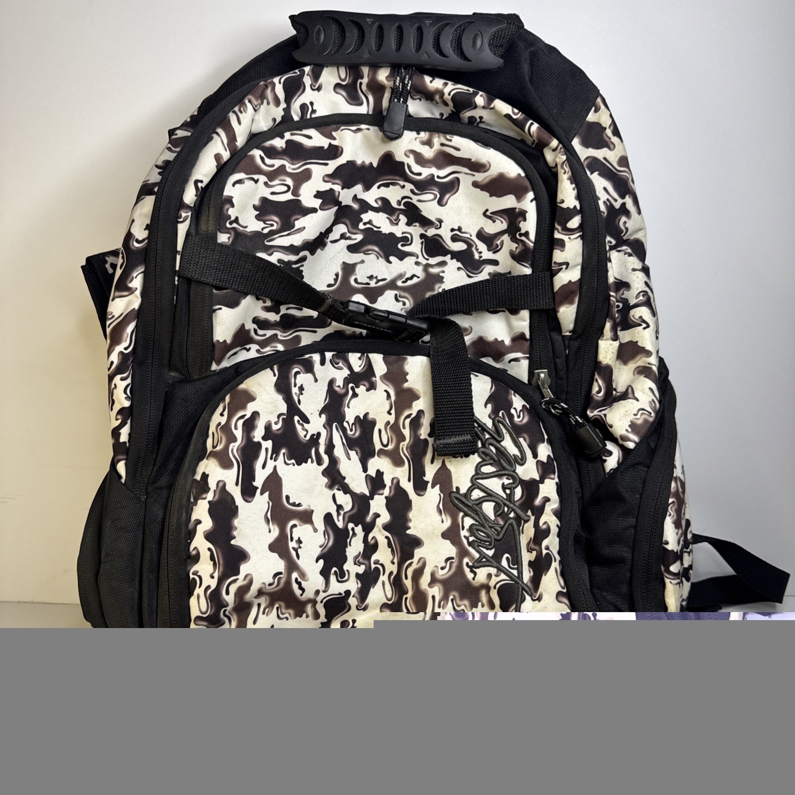 Eastport Xl Expansion Backpack In Abstract Black & White 6 Pockets EUC