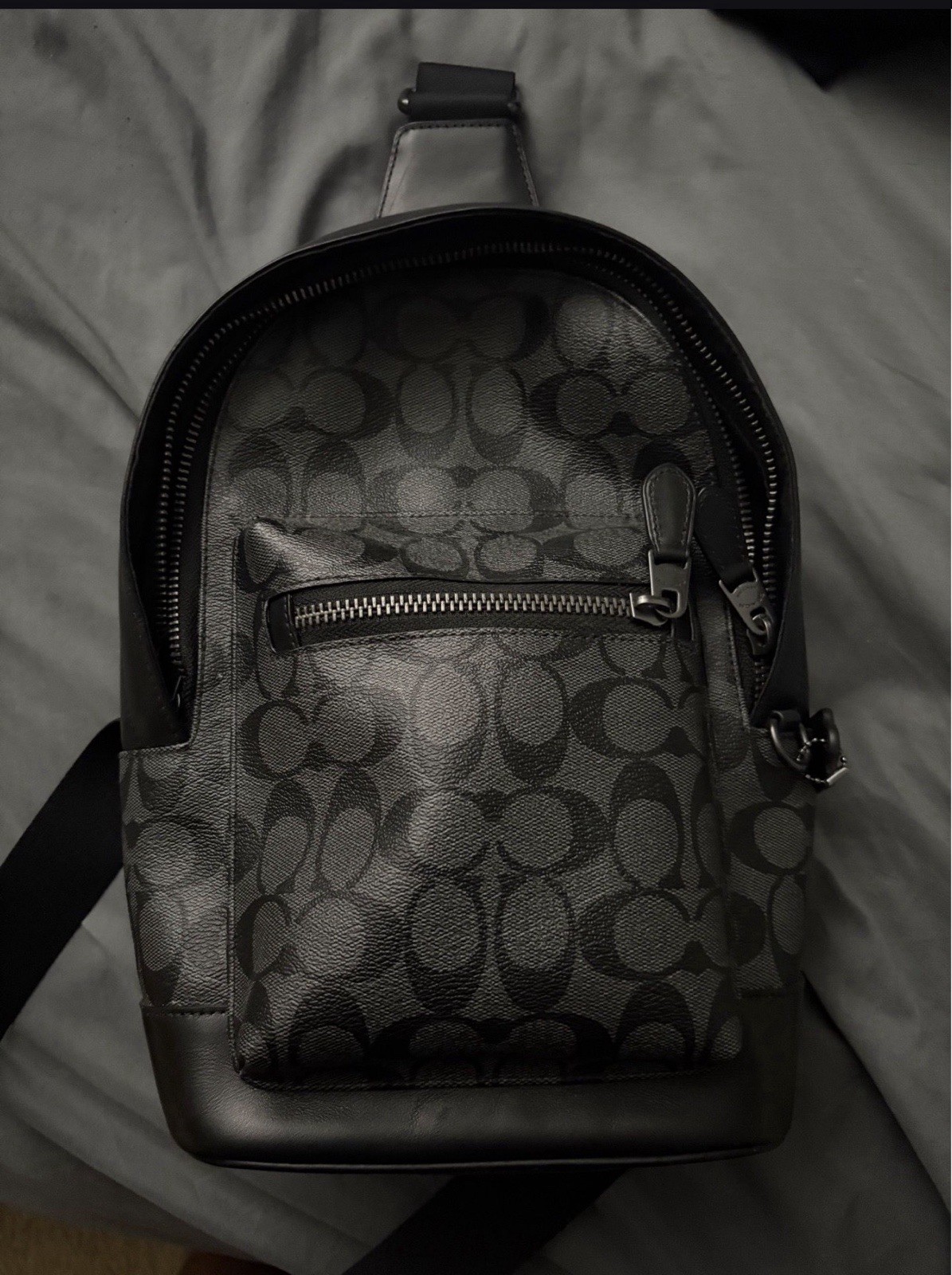 Coach Men’s Black Gray Signature Logo Sling Bag, Zip, Adjustable Crossbody