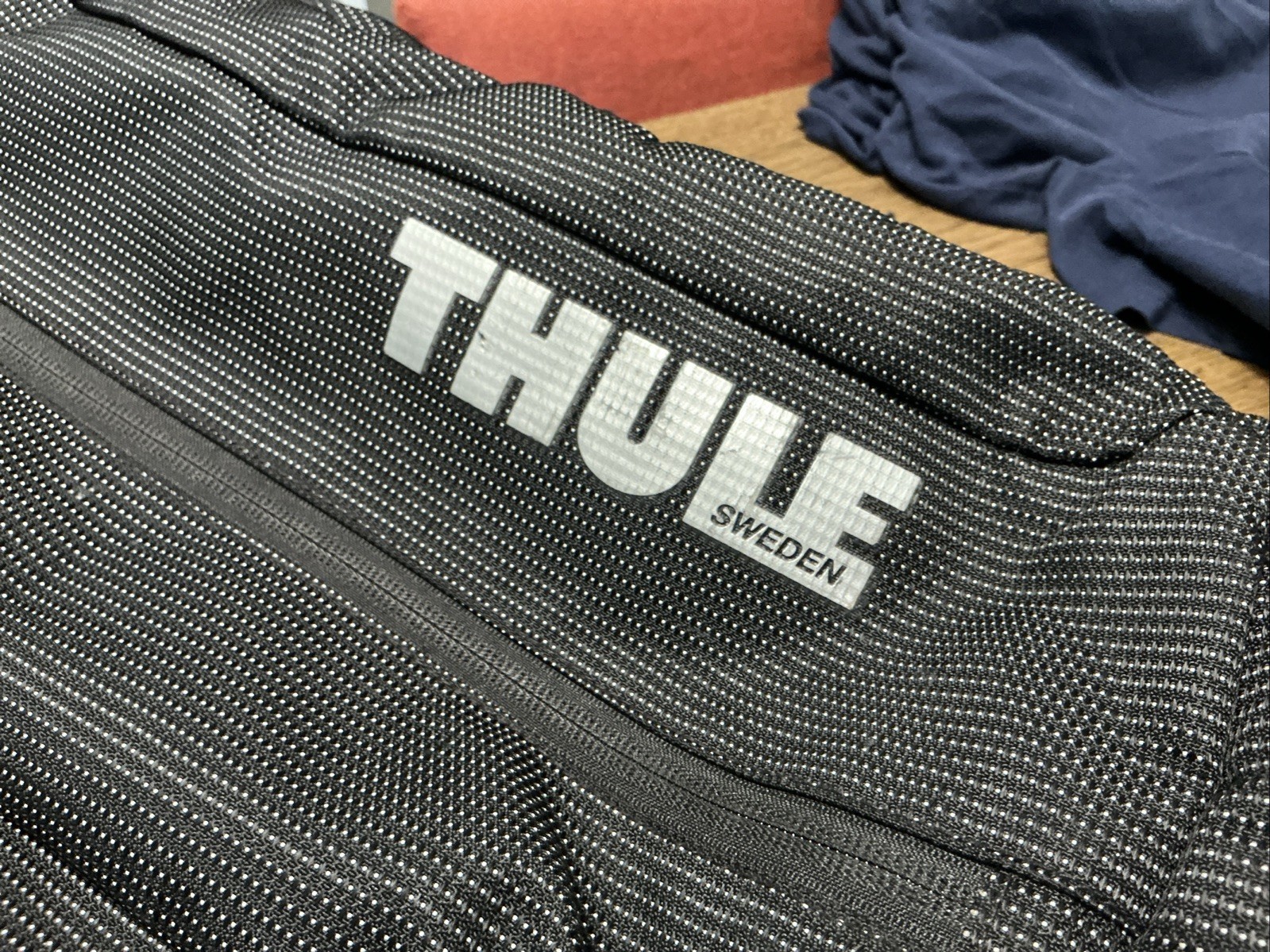Thule Black Backpack Zip Closure Adjustable Strap Pockets Inner Pockets – READ