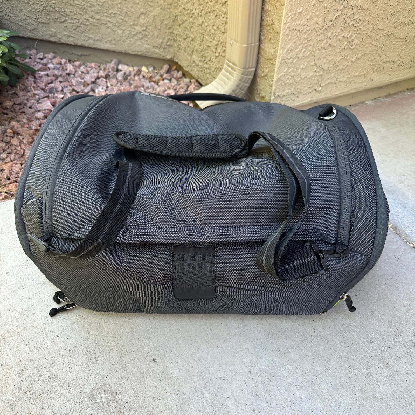 Thule – Weekender Duffel 25″ x 17″ x 13″ Travel Bag Cross Body Large