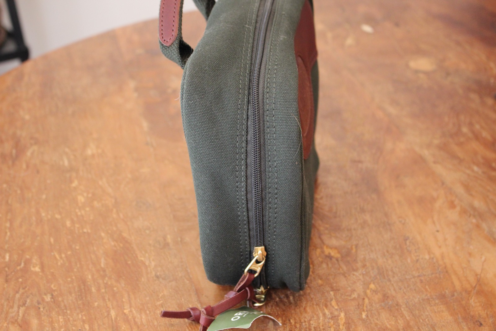 Orvis Battenkill Travel Hanging Toiletry Bag Dopp Kit Green Canvas & Leather NWT