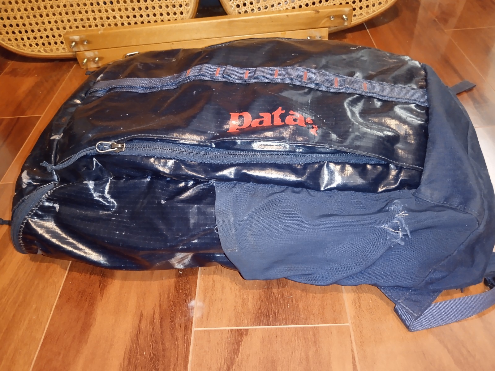 Patagonia Black Hole 25L Backpack Blue, Bubbling On Coating! See Photos!