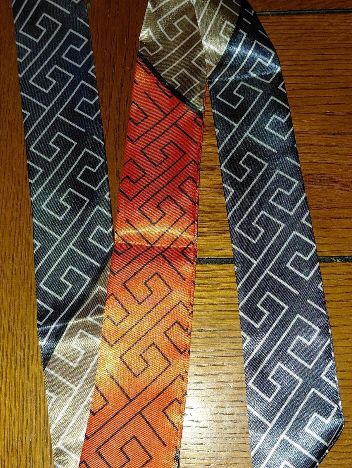 Louis Vuitton “Poignet” Handle Holder PLUS TWILLY (FENDI-look) Nwot